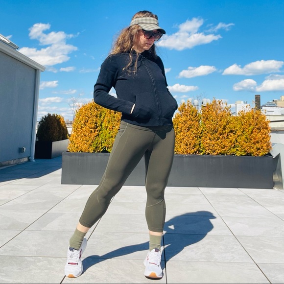 Nike Breathable Gender Neutral Zip Up Front Air Flow Jacket - Picture 11 of 15